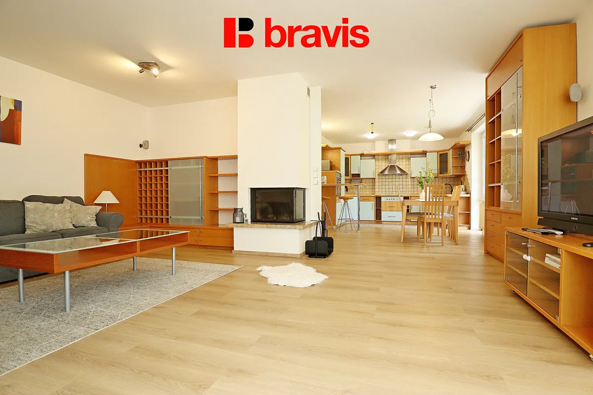 Pronájem rodinného domu 260 m², pozemek 593 m²
